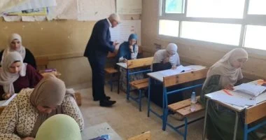 محافظ شمال سيناء يتفقد سير امتحانات الثانوية العامة بمدرسة بئر العبد الثانوية بنات