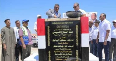 محافظ قنا ورئيس هيئة تنمية الصعيد يضعان حجر أساس مشروع شتلات القصب بالمراشدة
