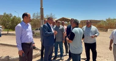 محافظ قنا يتابع مشروعات الخطة الاستثمارية بالوقف ويوجه برفع كفاءة الأصول