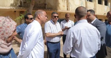 محافظ قنا يتفقد مستشفى نقادة المركزى ويحيل المدير للتحقيق