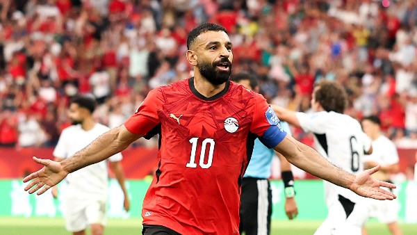 محمد صلاح يتصدر المشهد.. لقطات  تعكس مكانته العالمية