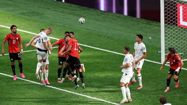 محمد صلاح يسجل الهدف الثاني لمنتخب مصر في مرمى نيوزيلندا