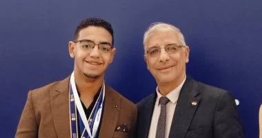 مدير تعليم قنا يعلن فوز طالب بالمركز الثالث في مسابقة تحدي القراءة العربي