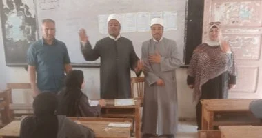 مدير عام الإسماعيلية وموفد قطاع المعاهد يتابعان امتحانات الثانوية الأزهرية