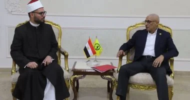 مساعدات غذائية وكراسٍ كهربائية ضمن قافلة بيت الزكاة إلى شمال سيناء
