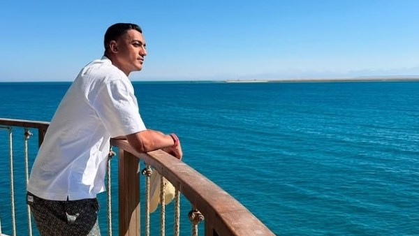 مصطفى محمد يشارك متابعيه لقطات من إجازته الصيفية