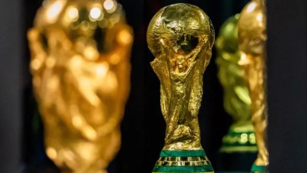 من رونالدو إلى بوشكاش.. أساطير صنعت المجد وعجزت عن معانقة كأس العالم.. حكايات تاريخية