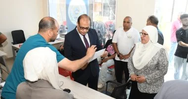 نائب رئيس جامعة الإسماعيلية الأهلية يتفقد مكتب التنسيق الإلكتروني