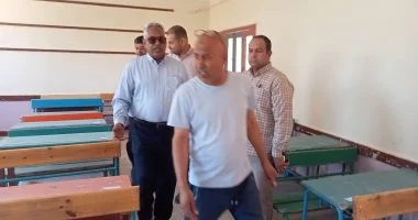 نائب محافظ سوهاج يتفقد لجان الثانوية العامة للتأكد من جاهزيتها قبل الامتحانات