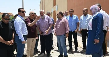 نائب وزيرة الإسكان للمرافق يتفقد مشروعات البنية التحتية بمدينة العاشر