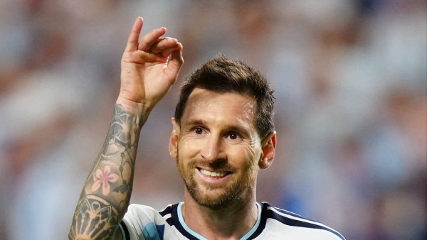 ناقد رياضي يكشف رقم قياسي لـ ميسي في المعدل التهديفي بكأس العالم