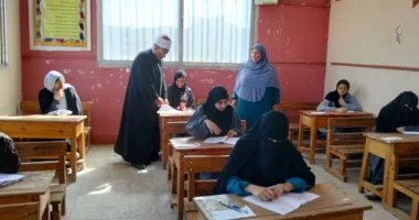 هدوء  بلجان الثانوية الأزهرية بالإسماعيلية خلال امتحان البلاغة
