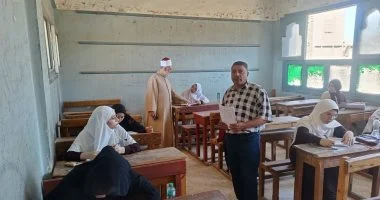 هدوء وانتظام بلجان الثانوية الأزهرية بسوهاج.. ورئيس المنطقة يتابع الامتحان بطما