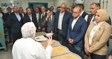 وزير التجارة: نحرص على استمرار تقديم الخدمات بالموانئ بكفاءة خلال الإجازات