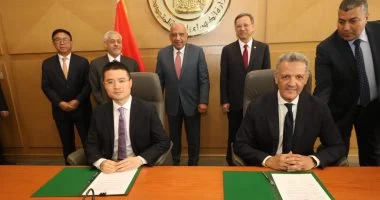 وزير الكهرباء يشهد توقيع اتفاقيتان لإقامة محطتين لتخزين الطاقة بنظام البطاريات