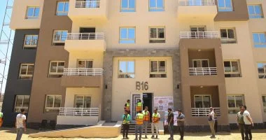 وزيرة الإسكان تتفقد مشروع ديارنا بالتجمع الثالث