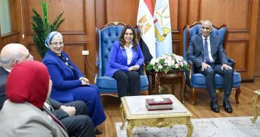 وزيرة البيئة ورئيس القومي للمرأة تبحثان مع محافظ كفر الشيخ ملفات تنموية