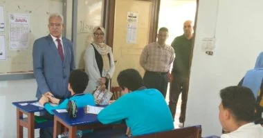 وكيل تعليم الإسماعيلية يتابع امتحانات الإعدادية ويؤكد انتظام اللجان