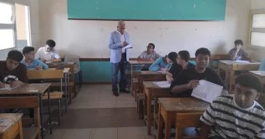 وكيل تعليم الإسماعيلية يتابع ميدانيًا انطلاق امتحانات الشهادة الإعدادية