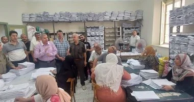 وكيل تعليم الشرقية يتابع أعمال رصد الدرجات لطلاب الشهادة الإعدادية